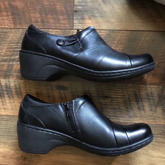 Clarks Collection women’s Size 7.5 side zip leather button Ultimate comfort New - Picture 3 of 6